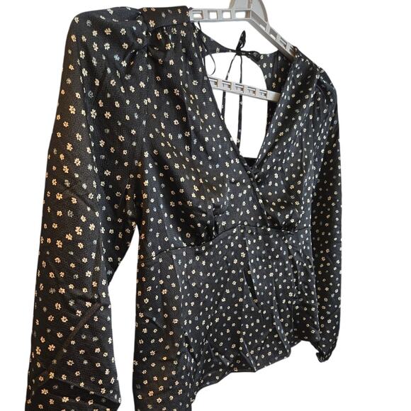 Lush Women’s Blouse XXL Black White Floral Long Sleeve‎ Top - Picture 3 of 9
